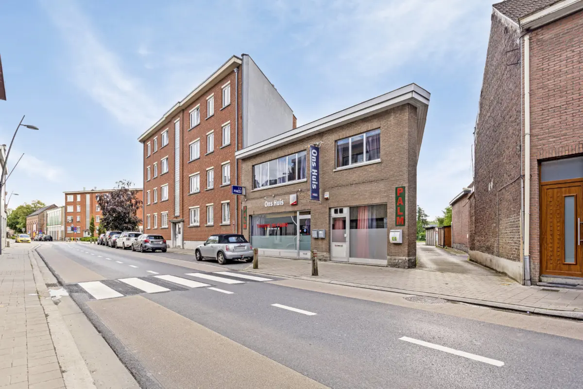 Huis te  koop in Sint-Pieters-Leeuw 1600 1450000.00€ 3 slaapkamers 809.36m² - Zoekertje 172005