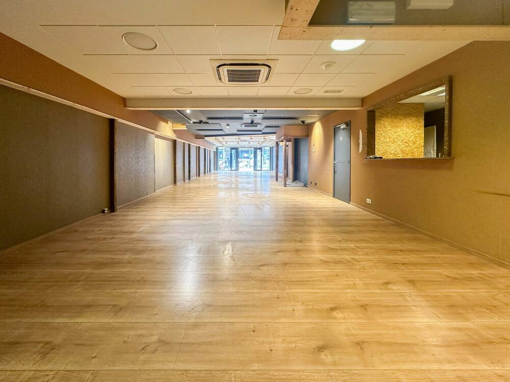 Commerce à louer à Nivelles 1400 25.00€ chambres 155.00m² - Annonce 174231