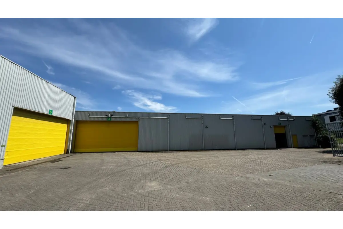 Commerce à louer à Strombeek-Bever 1853 16840.00€  chambres 2730.00m² - Annonce 175255