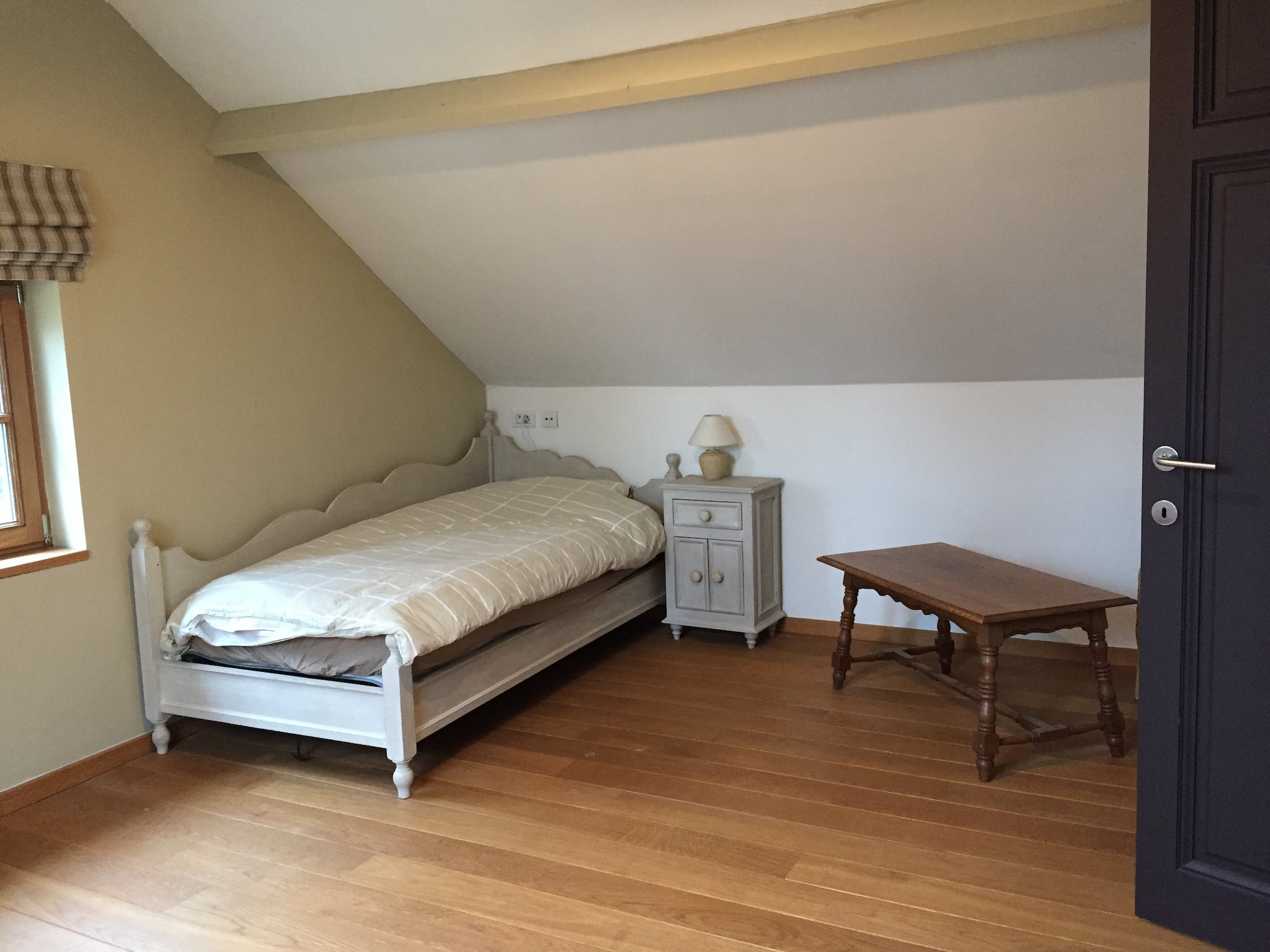 Appartement te  huur in Ternat 1740 350.00€ 1 slaapkamers 300.00m² - Zoekertje 1019363