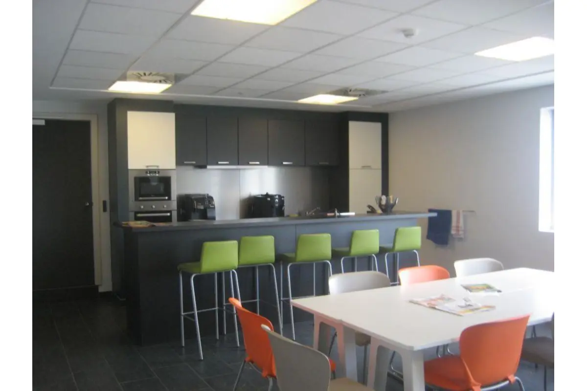 Handelszaak te  huur in Rotselaar 3110 20198.66€  slaapkamers m² - Zoekertje 1110