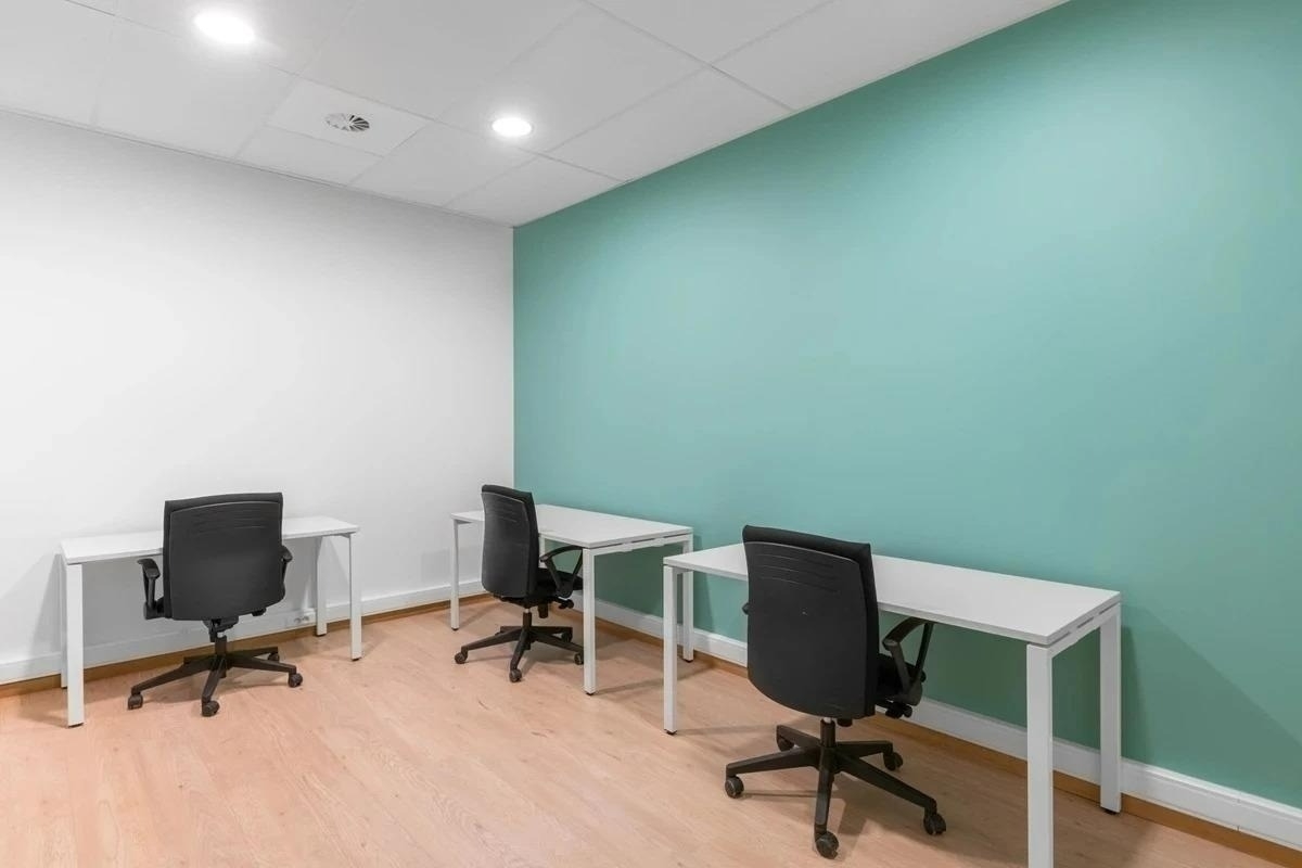 Handelszaak te huur in Dilbeek 1700 599.00€ 0 slaapkamers m² - Zoekertje 2340