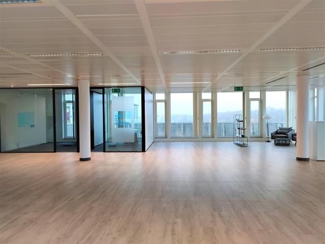 Commerce à louer à Braine-l'Alleud 1420 4400.00€ 0 chambres m² - Annonce 4219