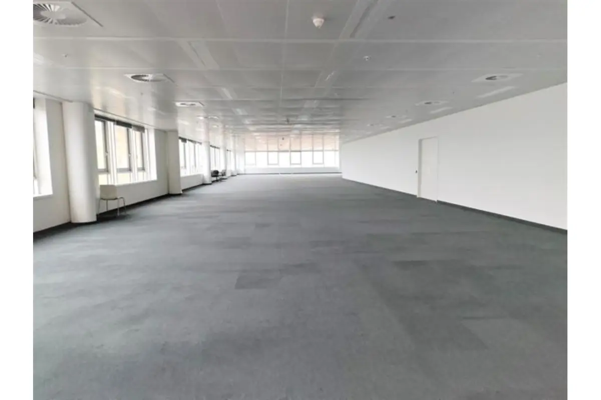 Handelszaak te  huur in Eigenbrakel 1420 26000.00€ 0 slaapkamers m² - Zoekertje 3272