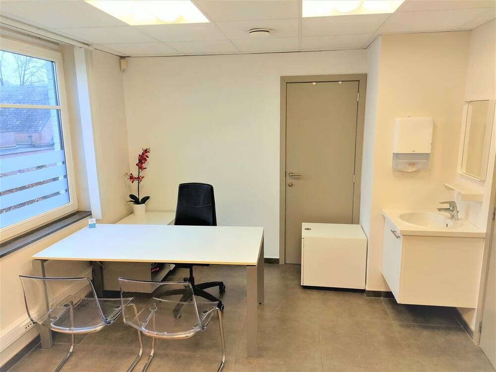 Commerce à louer à Lasne 1380 500.00€ chambres 14.00m² - Annonce 4568