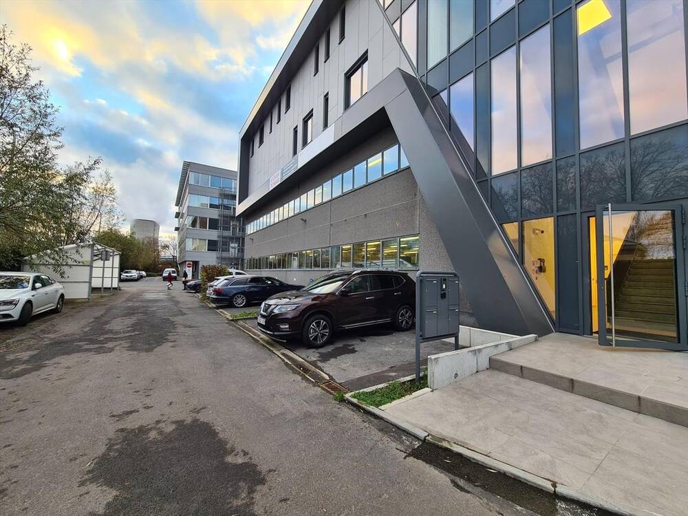 Commerce à louer à Drogenbos 1620 3834.00€ chambres 400.00m² - Annonce 4209