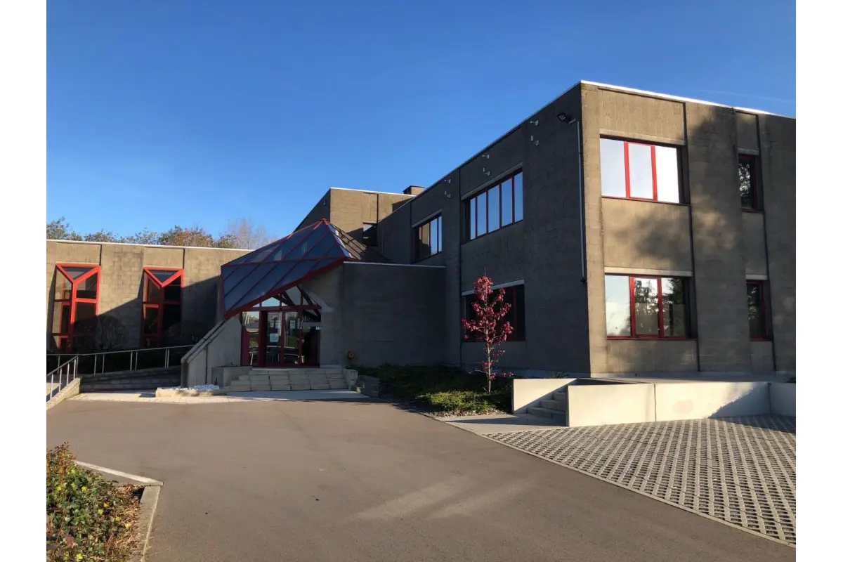 Handelszaak te  huur in Zellik 1731 3950.00€  slaapkamers 395.00m² - Zoekertje 3995