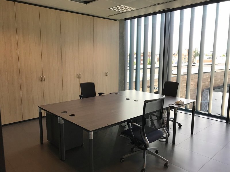 Commerce à louer à Zellik 1731 1042.00€ chambres m² - Annonce 3808