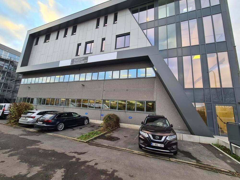 Commerce à louer à Drogenbos 1620 6333.00€ chambres 800.00m² - Annonce 4282