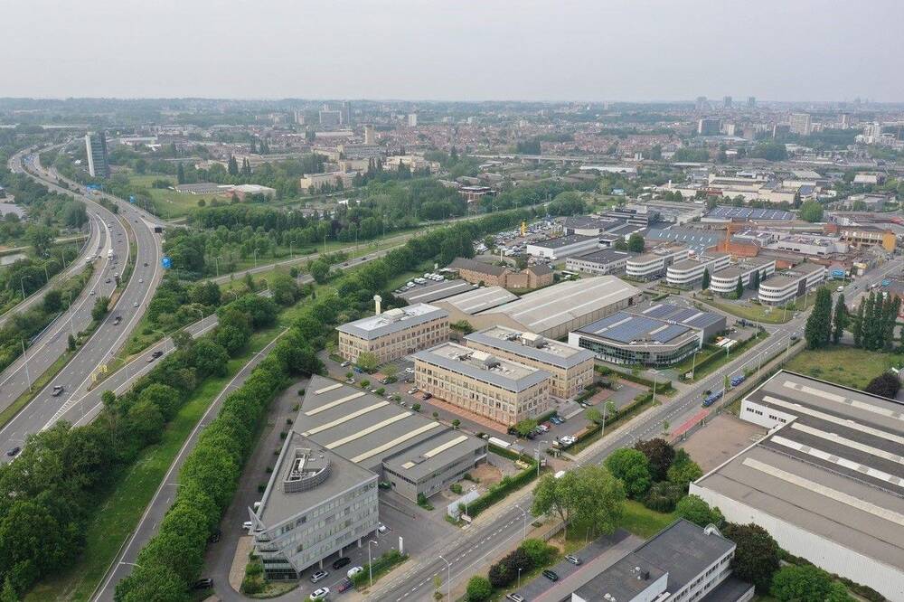 Commerce à louer à Drogenbos 1620 2290.00€ chambres 229.00m² - Annonce 4088