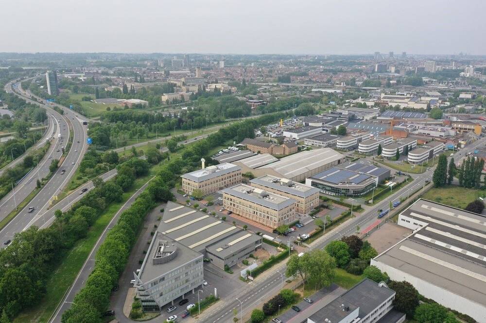 Commerce à louer à Drogenbos 1620 2290.00€ chambres 229.00m² - Annonce 4088