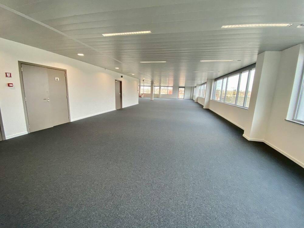 Commerce à louer à Grand-Bigard 1702 4160.00€ chambres 384.00m² - Annonce 4990