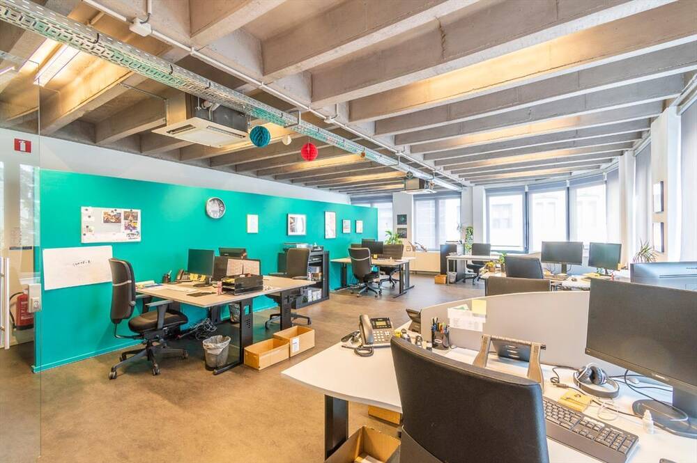Handelszaak te  huur in Hal 1500 2250.00€  slaapkamers m² - Zoekertje 5800