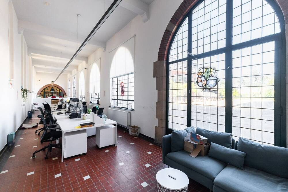 Commerce à louer à Dilbeek 1700 22500.00€ chambres 2000.00m² - Annonce 7236