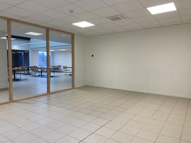 Commerce à louer à Jodoigne 1370 700.00€ 0 chambres m² - Annonce 7120