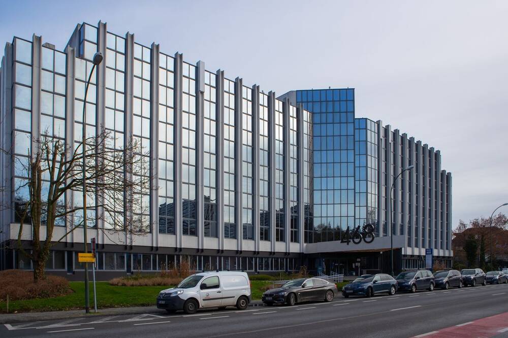 Commerce à louer à Strombeek-Bever 1853 2053.00€ chambres 207.00m² - Annonce 8320