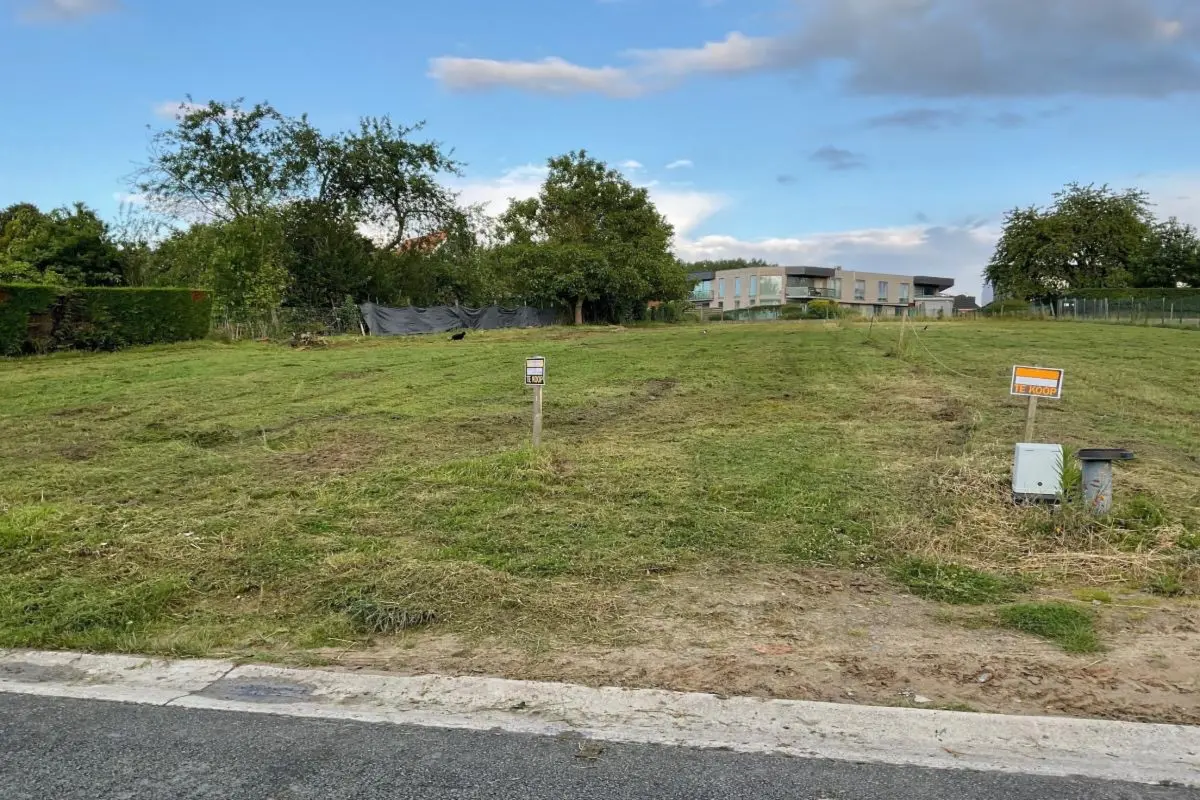 Grond te  koop in Dilbeek 1700 325000.00€  slaapkamers m² - Zoekertje 608819