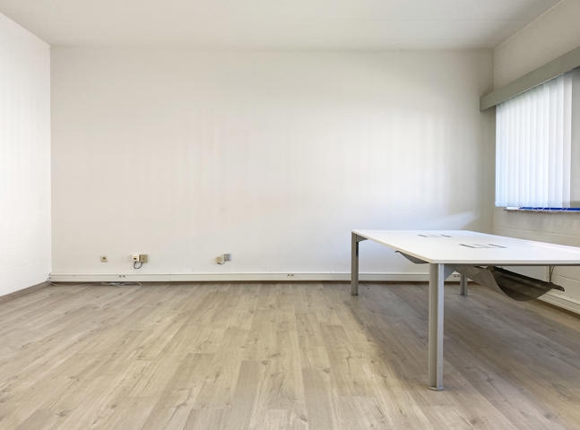 Handelszaak te huur in Tienen 3300 590.00€ 0 slaapkamers m² - Zoekertje 8744