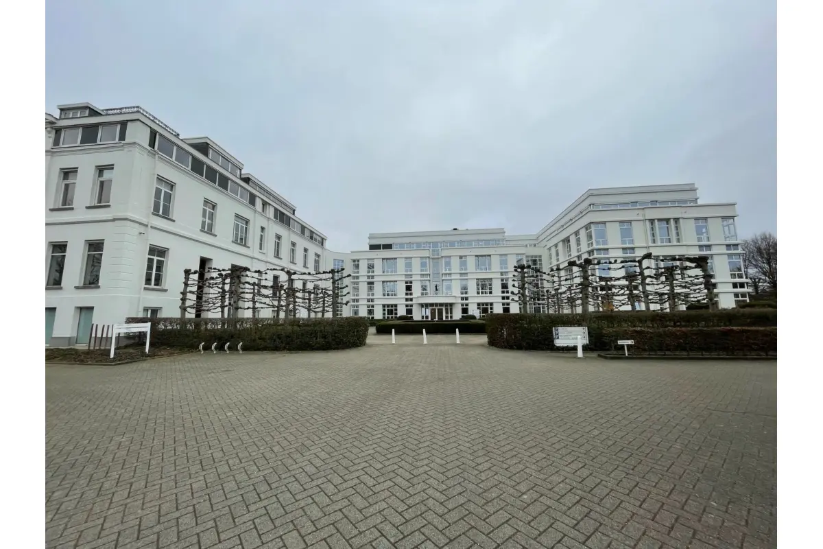 Handelszaak te  huur in Dilbeek 1700 5208.00€  slaapkamers m² - Zoekertje 8946