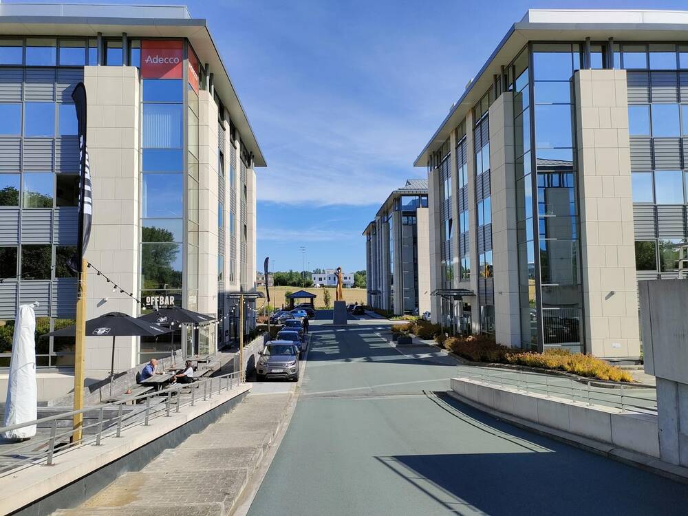 Commerce à louer à Mont-Saint-Guibert 1435 8200.00€ chambres 596.00m² - Annonce 7611