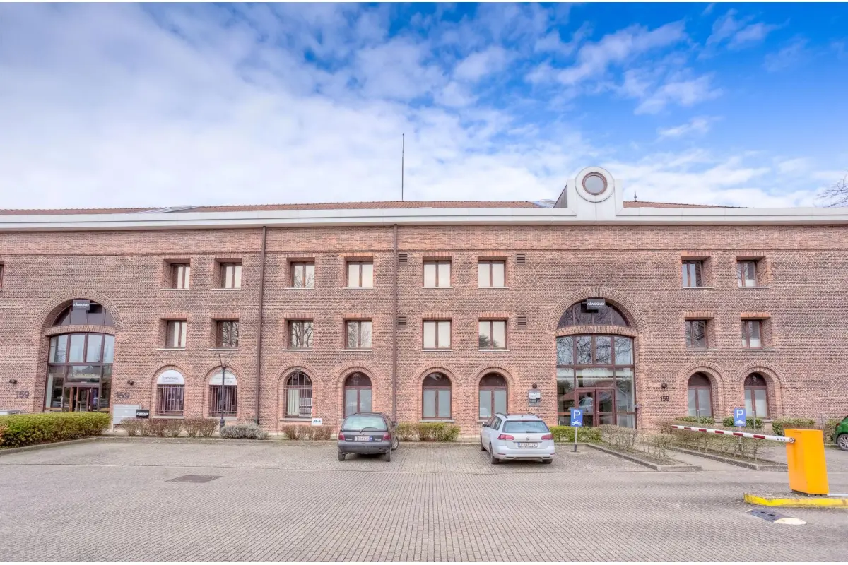 Handelszaak te  huur in Waterloo 1410 2713.00€  slaapkamers 296.00m² - Zoekertje 11608