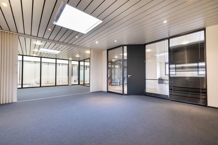 Commerce à louer à Grand-Bigard 1702 3231.00€ 0 chambres m² - Annonce 11533