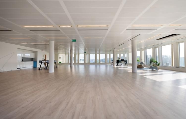 Commerce à louer à Braine-l'Alleud 1420 3552.00€ 0 chambres m² - Annonce 10647