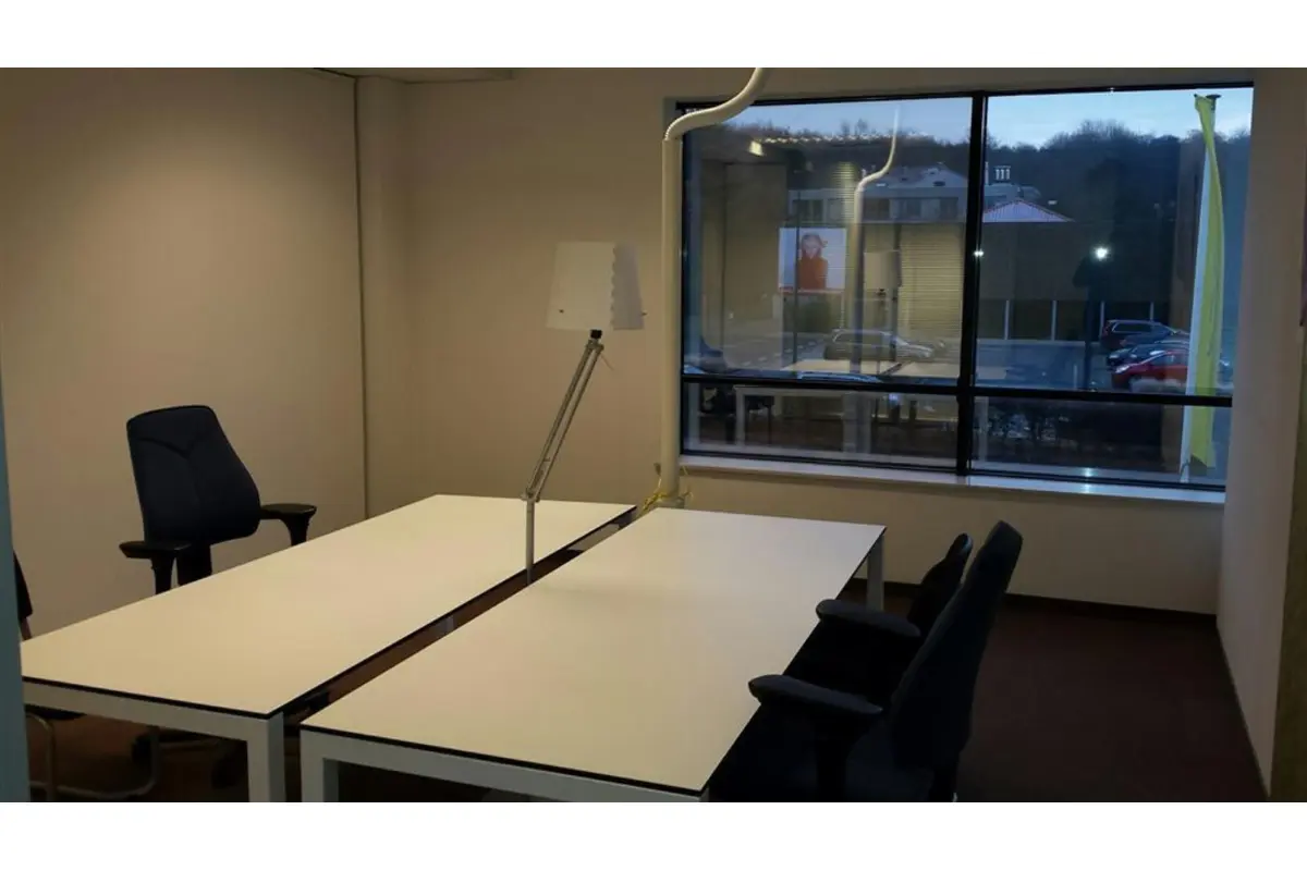 Handelszaak te  huur in Sint-Genesius-Rode 1640 900.00€  slaapkamers 60.00m² - Zoekertje 10530