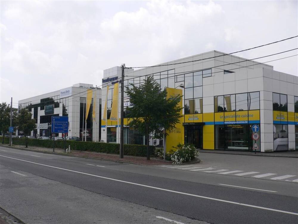 Commerce à louer à Rhode-Saint-Genese 1640 2350.00€ chambres 175.00m² - Annonce 10531