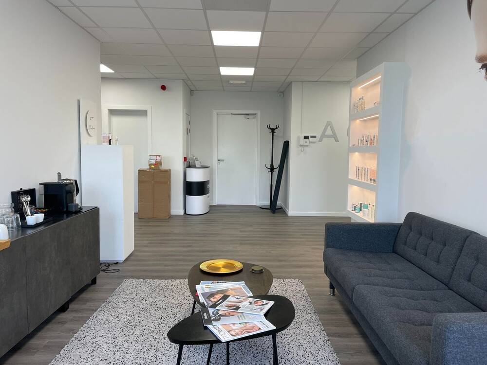 Commerce à louer à Zaventem 1930 2490.00€ chambres 377.00m² - Annonce 18493