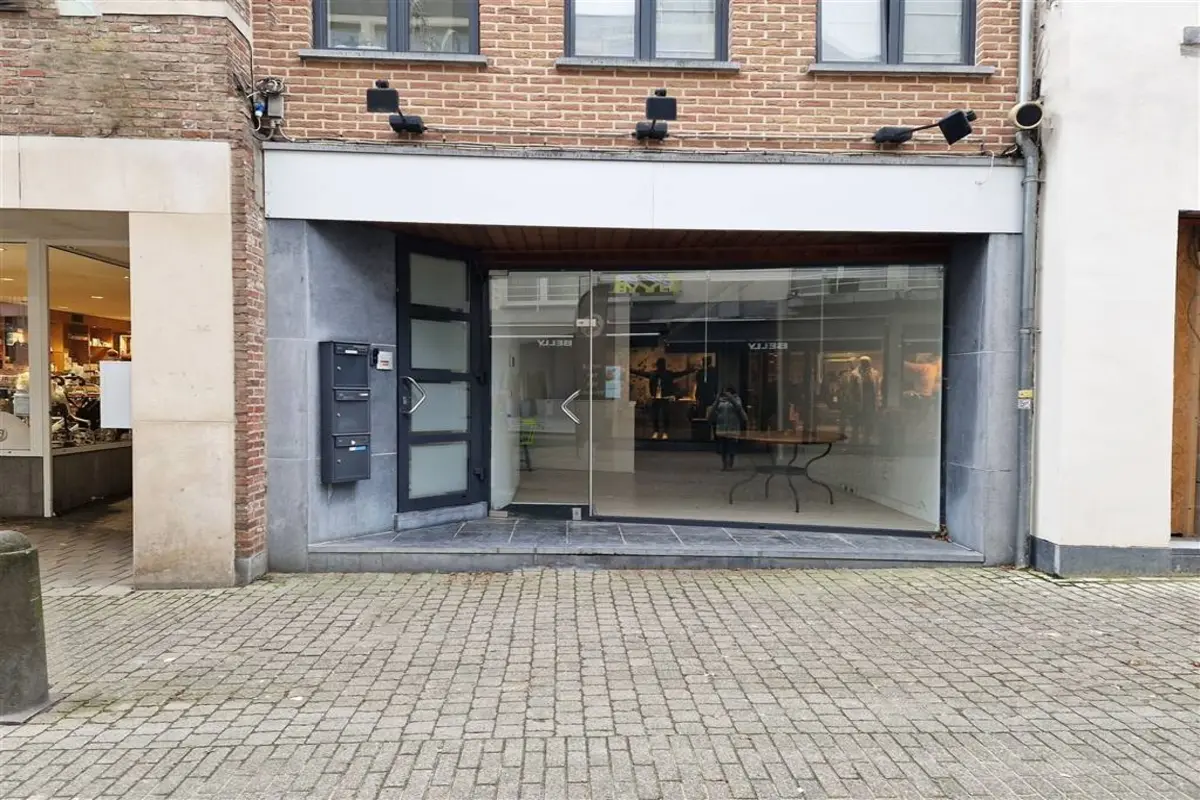 Commerce à à Halle 1500 695.00€ chambres m² - Annonce 21910