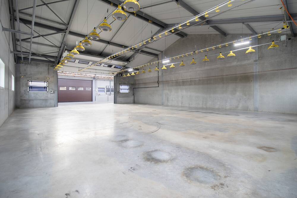 Handelszaak te  huur in Nijvel 1400 1800.00€  slaapkamers 280.00m² - Zoekertje 23491