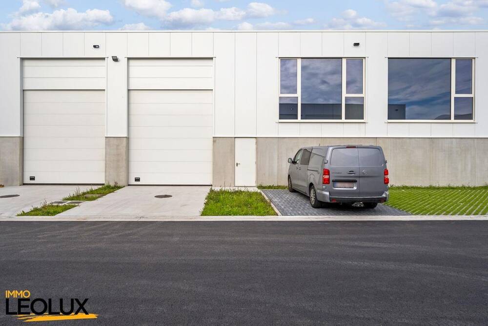 Commerce à louer à Grand-Bigard 1702 2600.00€ chambres m² - Annonce 25984