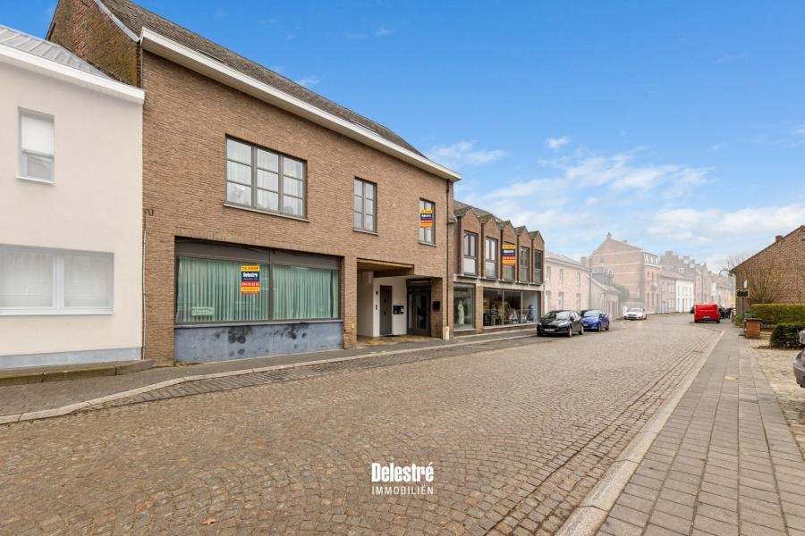 Handelszaak te  koop in Roosdaal 1760 895000.00€ 7 slaapkamers m² - Zoekertje 1377220
