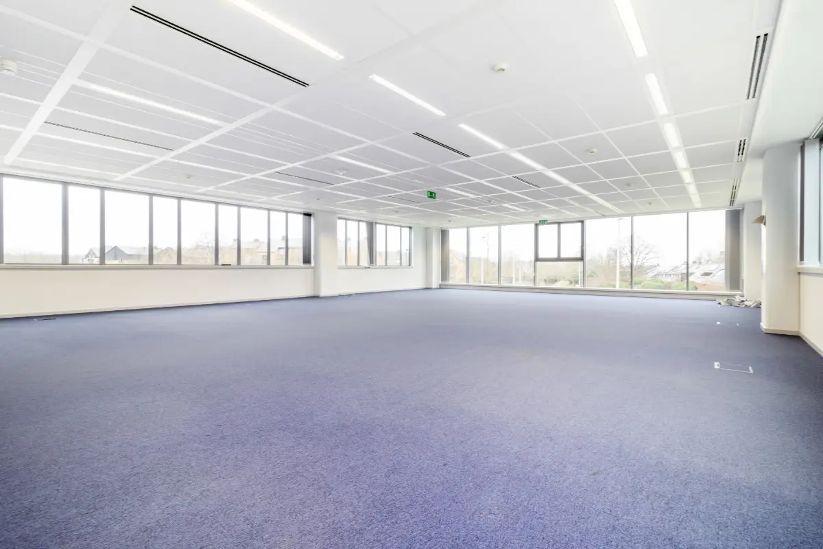 Commerce à louer à Louvain-la-Neuve 1348 2675.00€  chambres 214.00m² - Annonce 33873