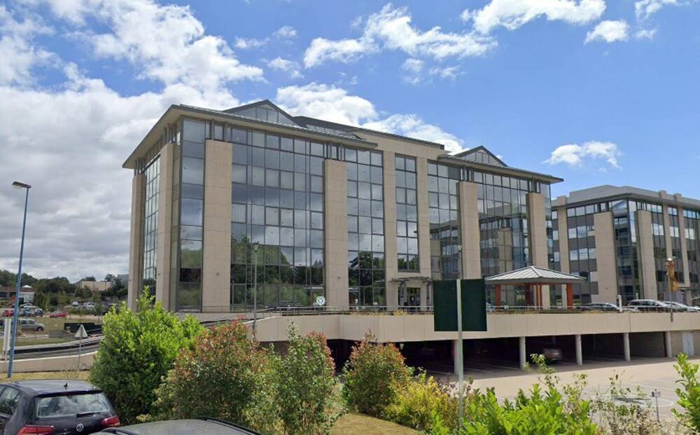 Commerce à louer à Mont-Saint-Guibert 1435 12265.00€ chambres 892.00m² - Annonce 33876