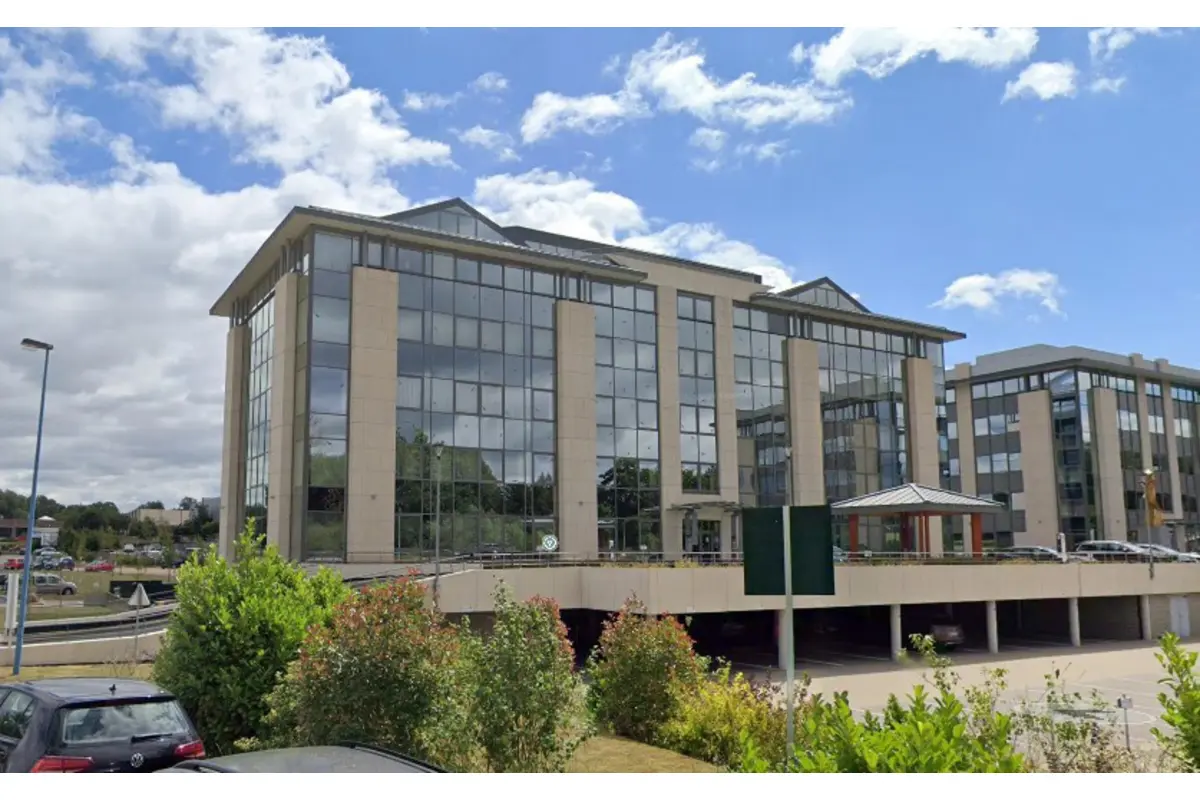 Commerce à louer à Mont-Saint-Guibert 1435 12265.00€  chambres 892.00m² - Annonce 33876