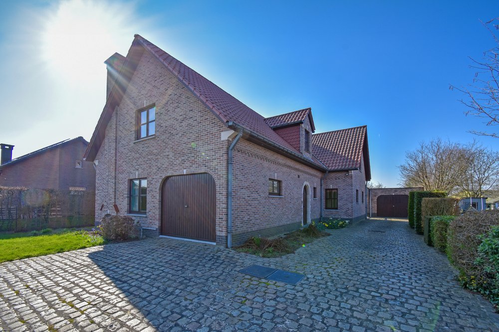Huis te  koop in Opwijk 1745 490000.00€ 4 slaapkamers 330.00m² - Zoekertje 1325467