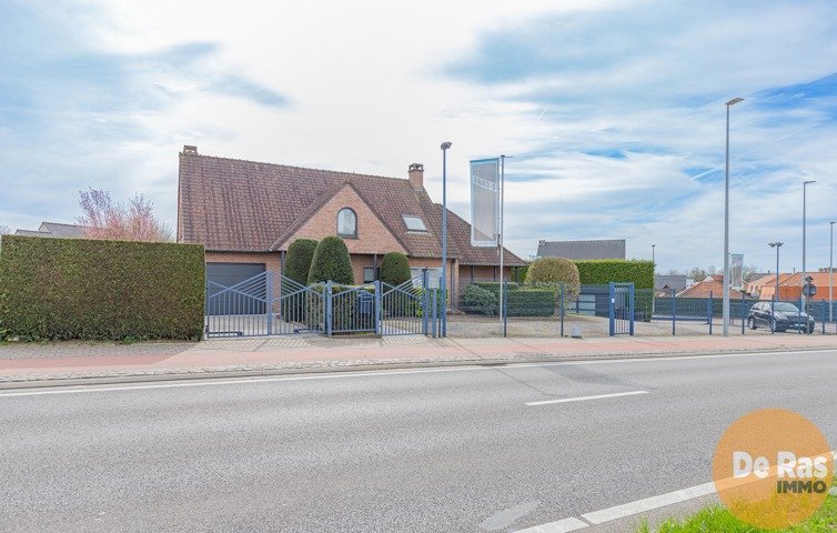 Mixgebouw te  koop in Roosdaal 1760 895000.00€ 4 slaapkamers 200.00m² - Zoekertje 89596