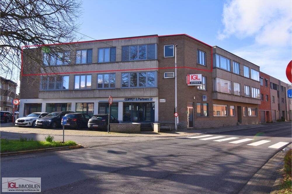 Appartement te  koop in Sint-Pieters-Leeuw 1600 345000.00€ 3 slaapkamers 140.00m² - Zoekertje 1333195