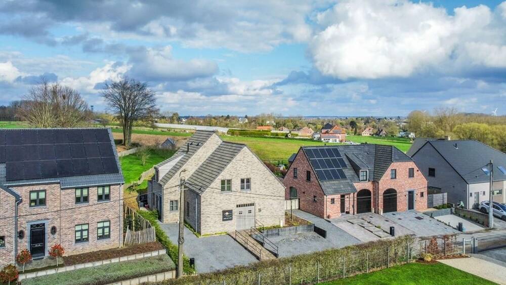 Huis te  koop in Sint-Pieters-Leeuw 1600 745000.00€ 4 slaapkamers 258.00m² - Zoekertje 1339224