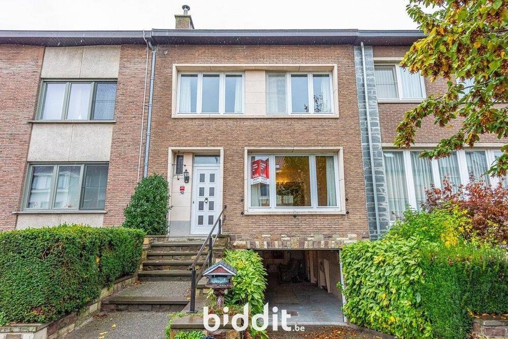 Huis te  koop in Sint-Pieters-Leeuw 1600 303000.00€ 3 slaapkamers m² - Zoekertje 1346908