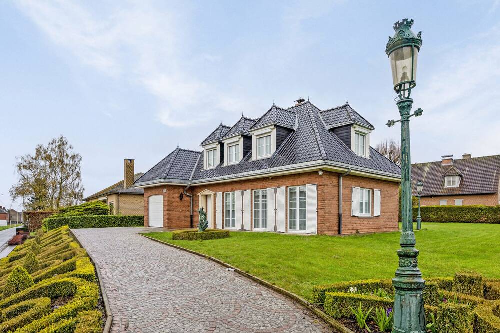 Villa te  koop in Vlezenbeek 1602 689000.00€ 5 slaapkamers 200.00m² - Zoekertje 1349190