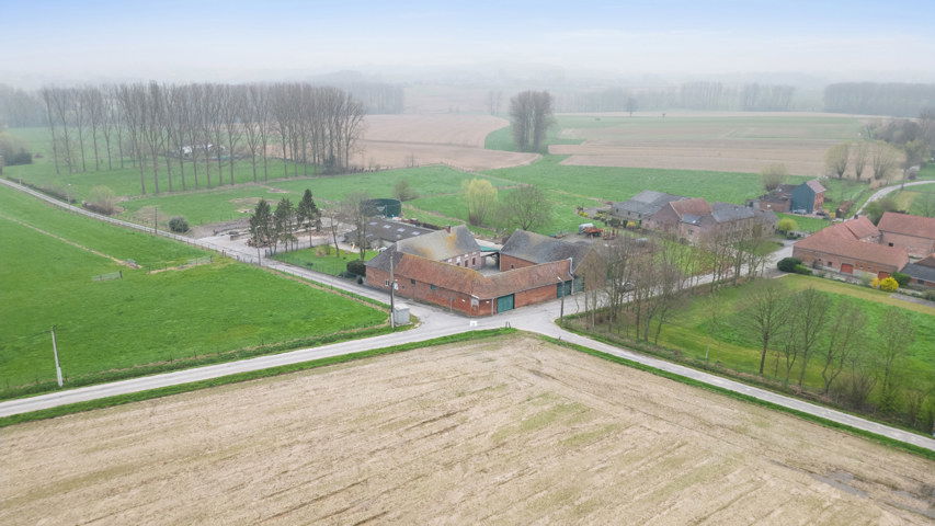 Boerderij te  koop in Herne 1540 795000.00€ 4 slaapkamers 1745.00m² - Zoekertje 278126