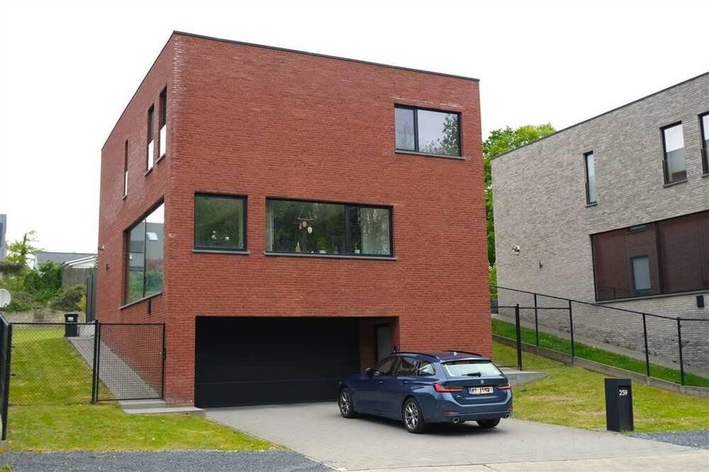 Huis te  huur in Sterrebeek 1933 3500.00€ 4 slaapkamers m² - Zoekertje 1400742