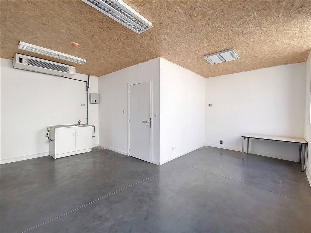 Commerce à à Wavre 1300 550.00€ chambres 25.00m² - Annonce 60984