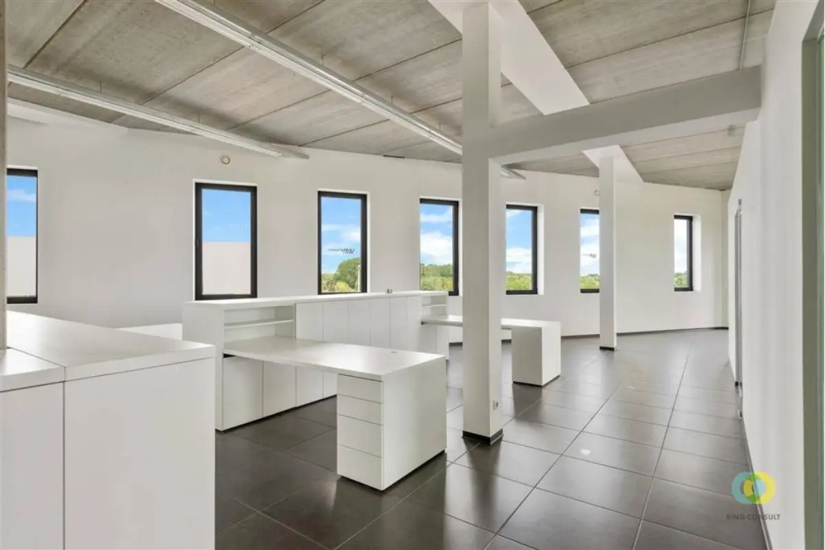 Commerce à  à Vilvorde 1800 2200.00€  chambres 276.00m² - Annonce 677568