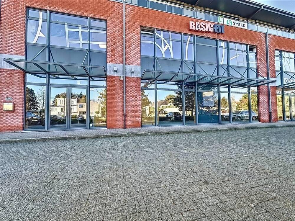 Commerce à louer à Waterloo 1410 0.00€  chambres 300.00m² - Annonce 230143