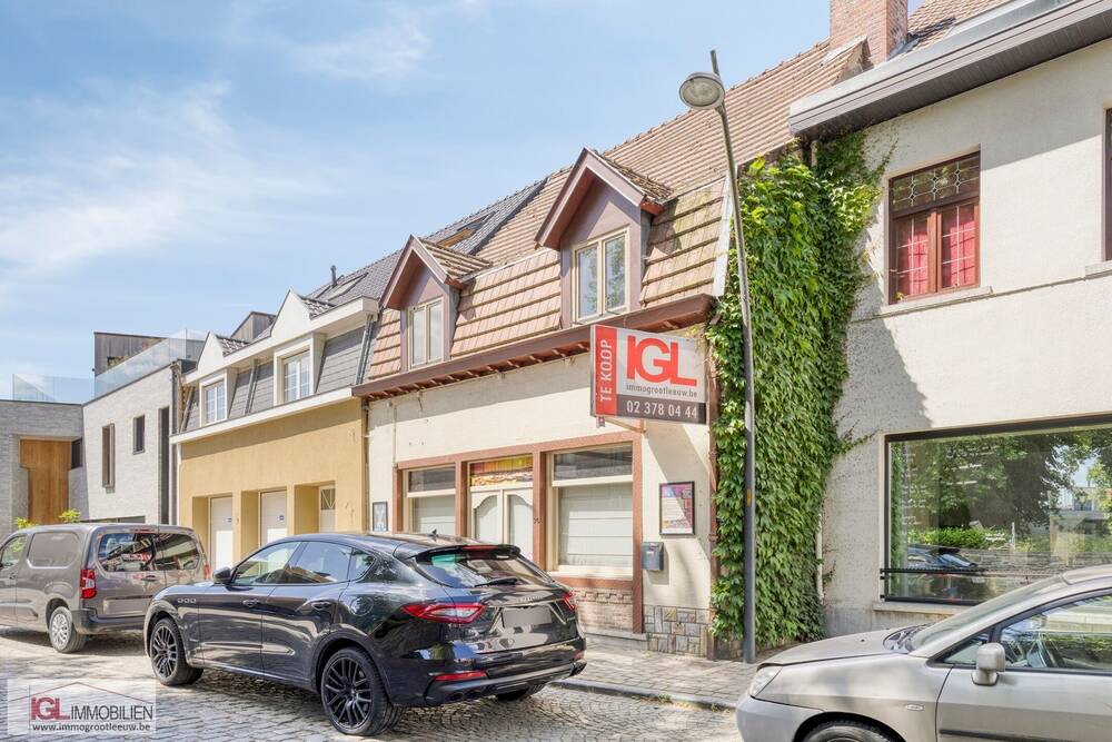 Handelszaak te koop in Sint-Pieters-Leeuw 1600 275000.00€ 2 slaapkamers 315.00m² - Zoekertje 482529