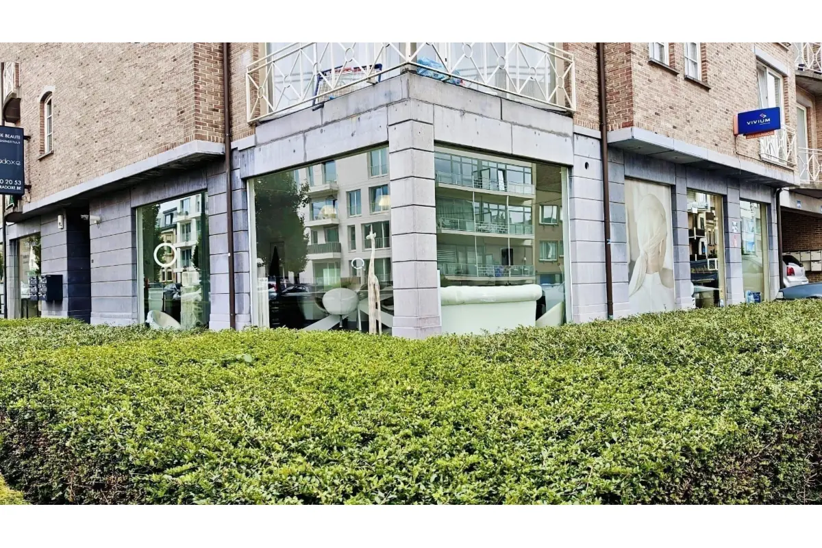 Commerce à vendre à Wemmel 1780 1.00€ 0 chambres m² - Annonce 637751